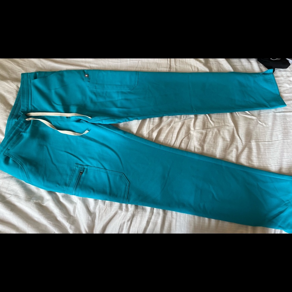 FIGS Yola Skinny Scrub Pants